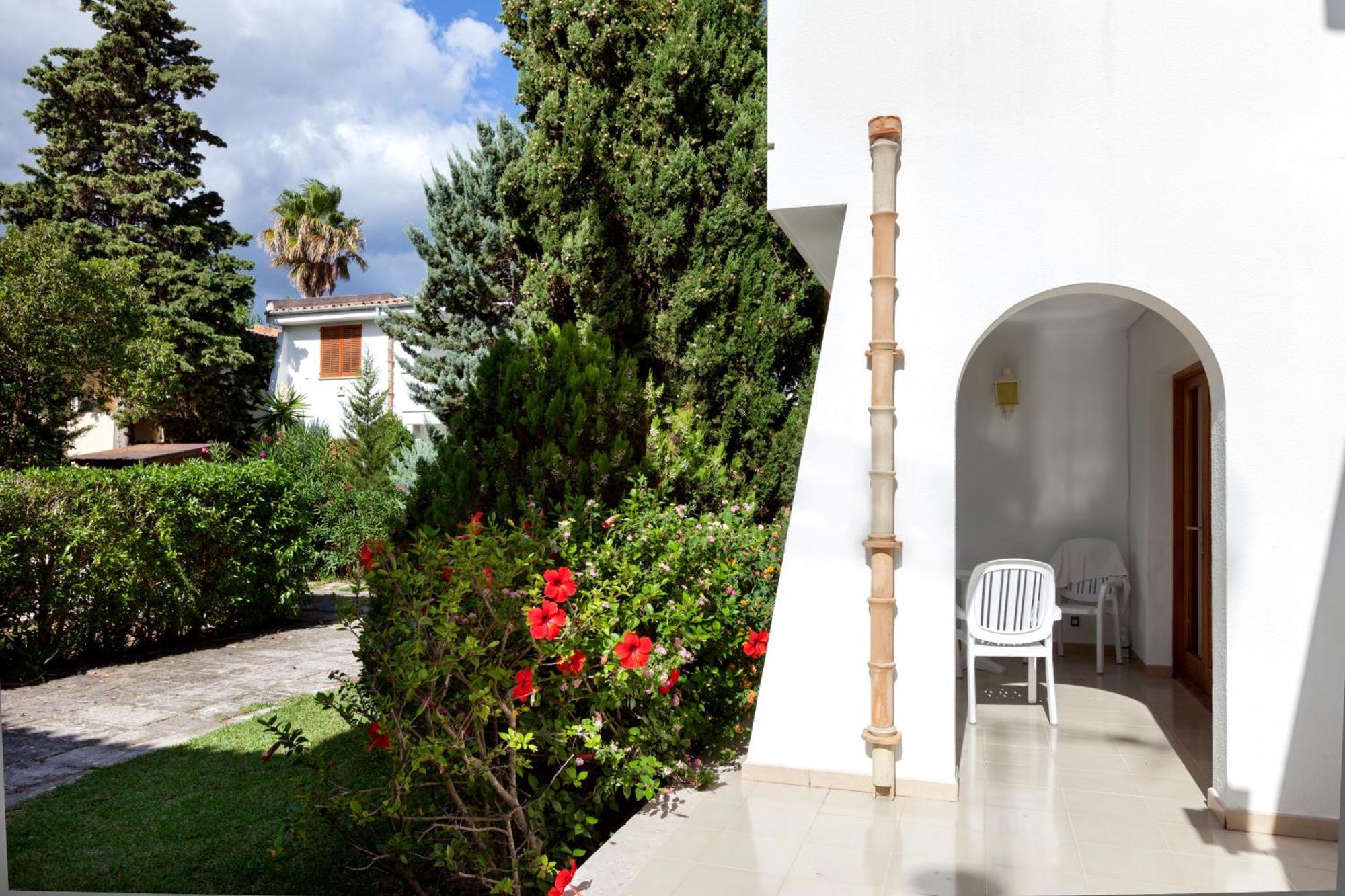 Apartamentos Leo Port de Pollença Kültér fotó