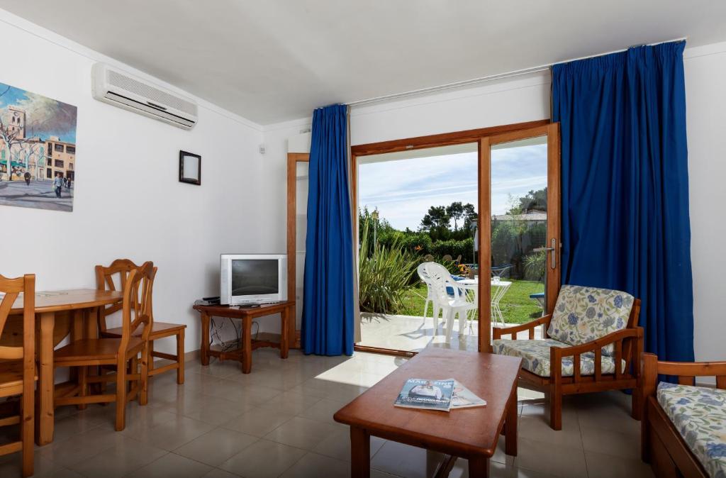 Apartamentos Leo Port de Pollença Szoba fotó