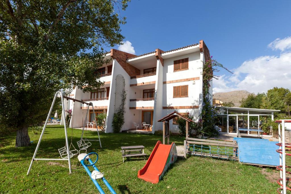 Apartamentos Leo Port de Pollença Szoba fotó
